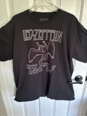 Led Zeppelin United States of America 1977 Black Graphic Band Tee XL